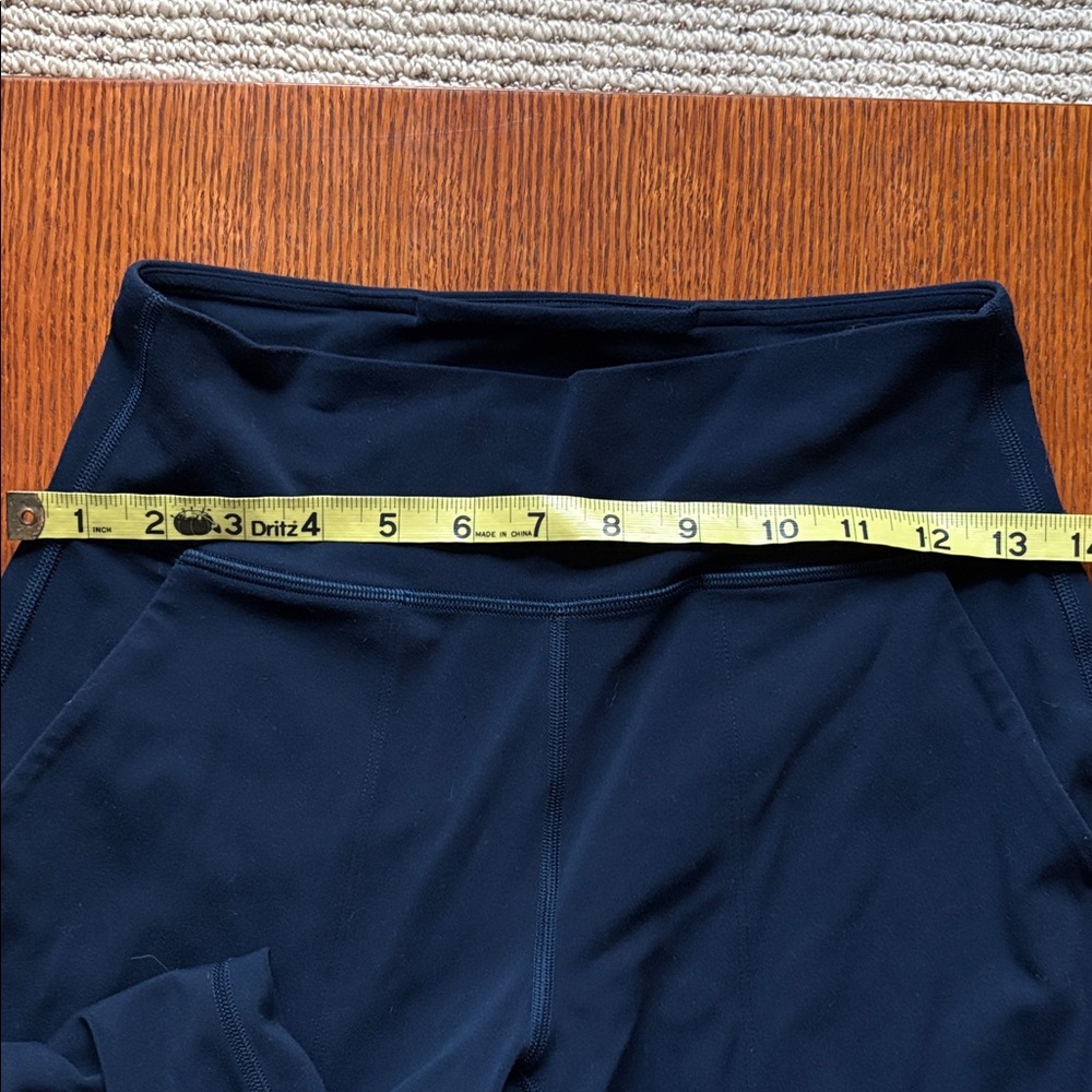 lululemon Align™ High-Rise Jogger. Yoga pants. Lounge wear. With pockets. Size 6 - Picture 8 of 12